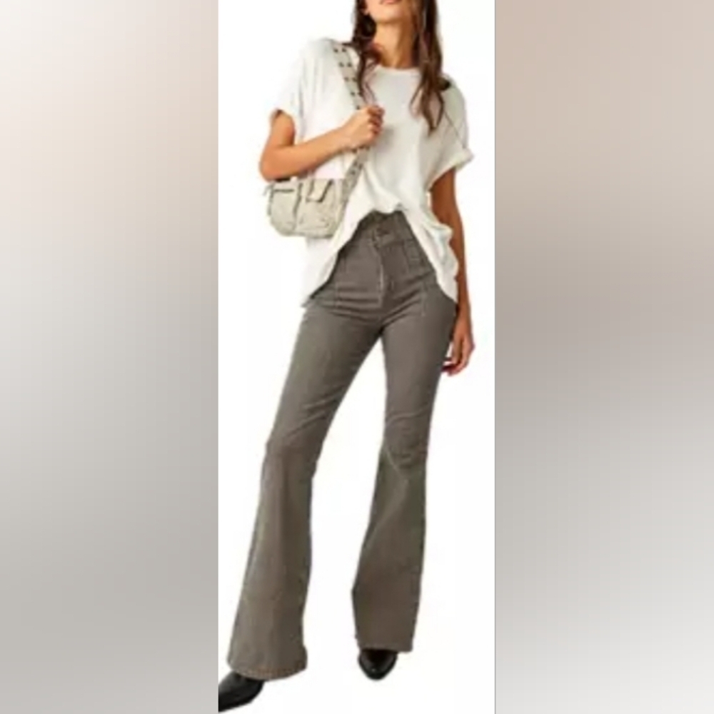 We the free, Free People Jayde Railroad flare leg 👖.
